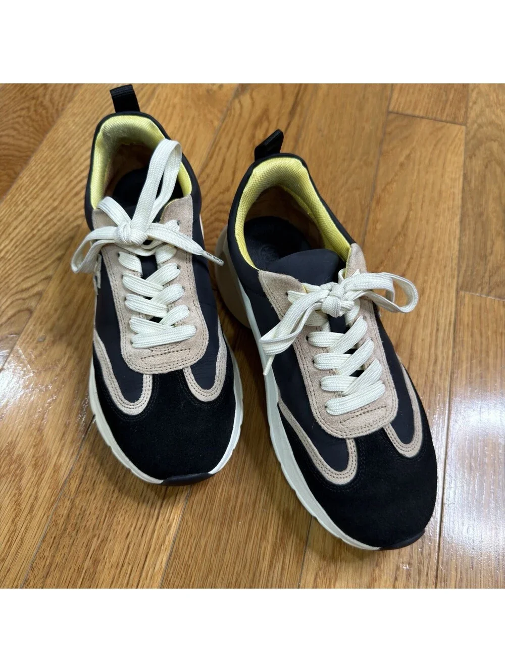 Size 7 Women’s NIB Tory Burch Good Luck Trainer  Black/ Cream/ Suede Shoes